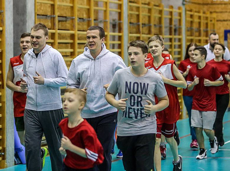 Gwiazdy dają przykład w akcji „Stop zwolnieniom z WF”