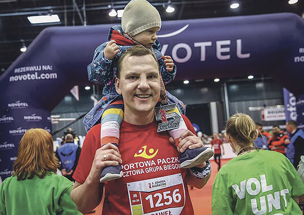 Rodzice z dziećmi, dziadkowie z wnukami. W pocztowej paczce biegać każdy może!