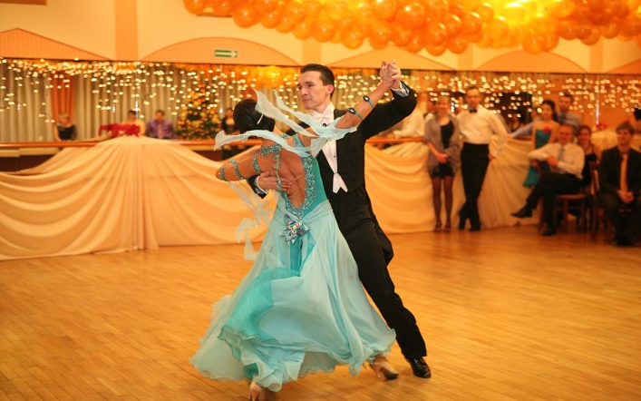 Taniec towarzyski – sposób na relaks, nieśmiałość i… miłość